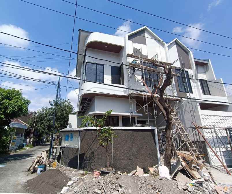 dijual rumah rungkut mapan