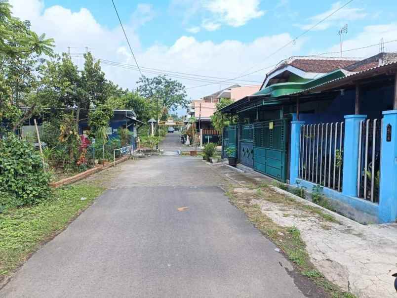 dijual rumah saptorenggo