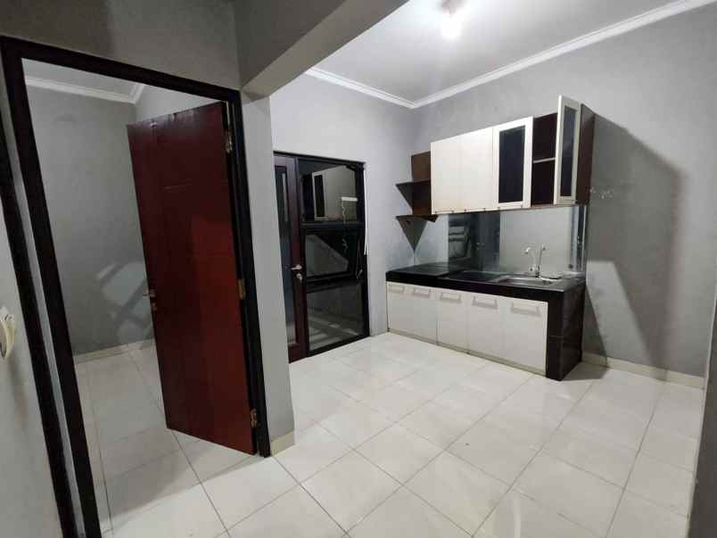 dijual rumah sariwangi