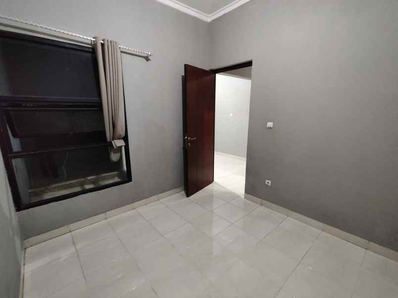 dijual rumah sariwangi