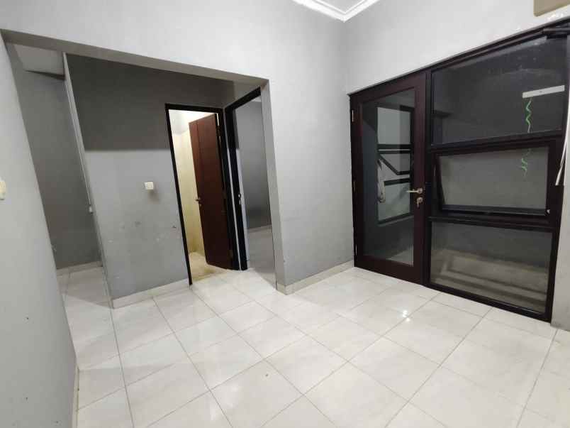 dijual rumah sariwangi