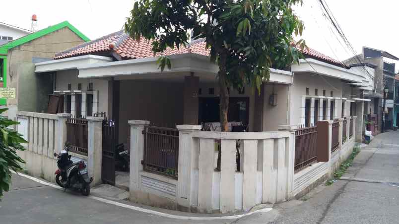 dijual rumah sariwangi