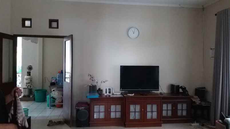 dijual rumah sariwangi