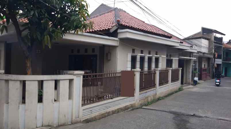 dijual rumah sariwangi