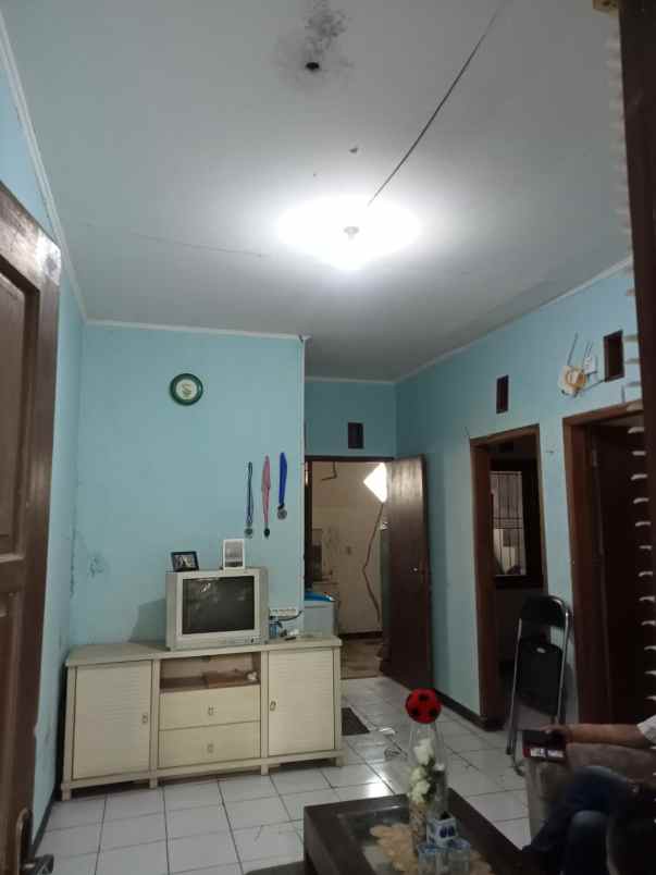 dijual rumah sariwangi