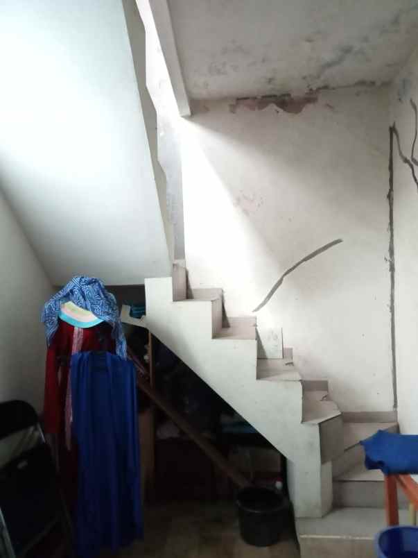 dijual rumah sariwangi