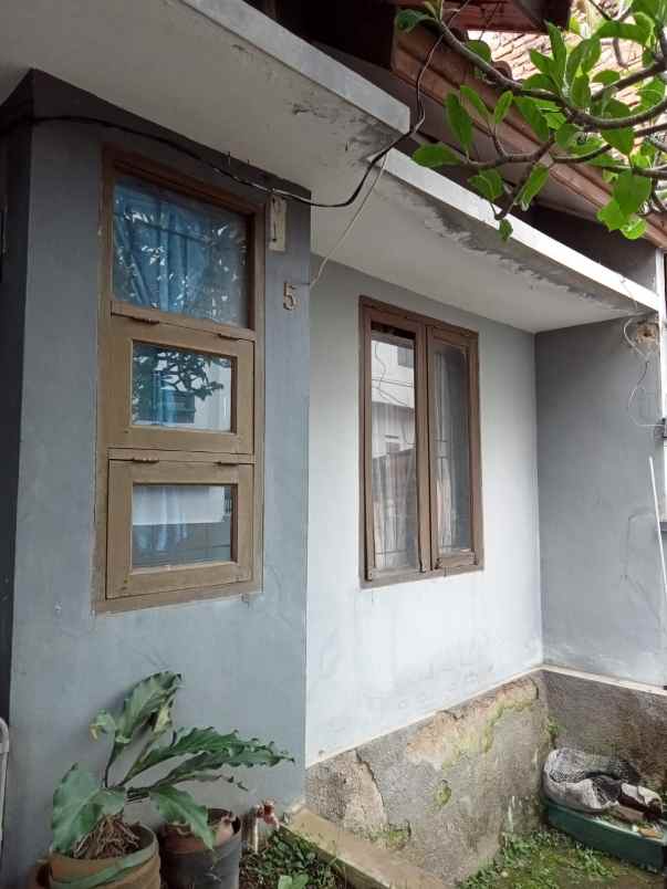 dijual rumah sariwangi