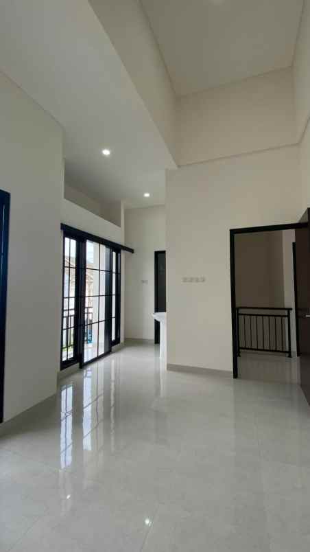 dijual rumah sarua