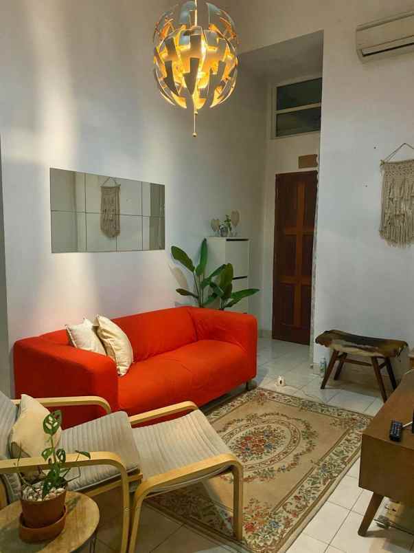 dijual rumah sawah lama