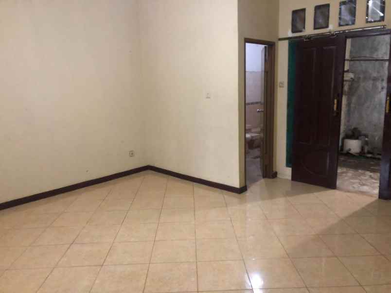 dijual rumah sawah lama ciputat tangsel
