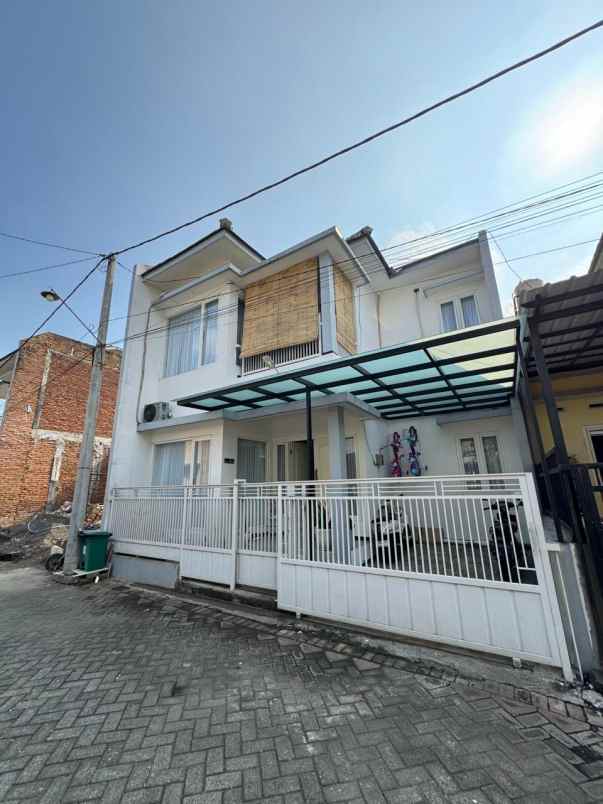 dijual rumah sawojajar