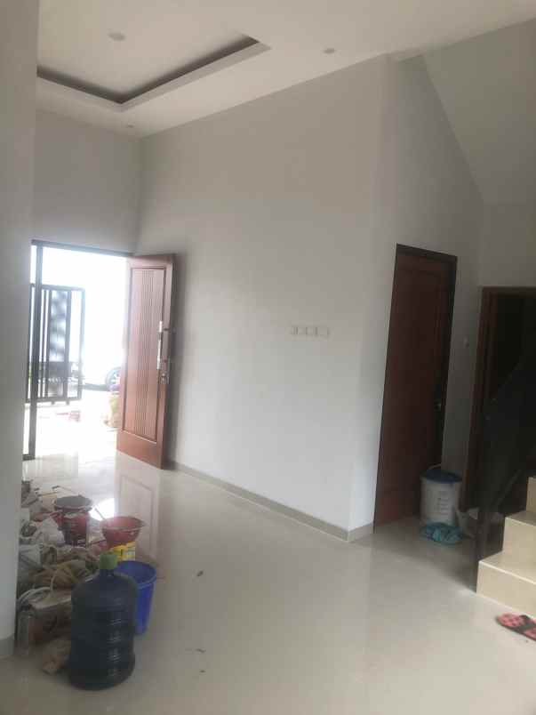 dijual rumah sawojajar