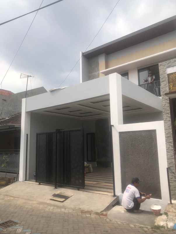 dijual rumah sawojajar