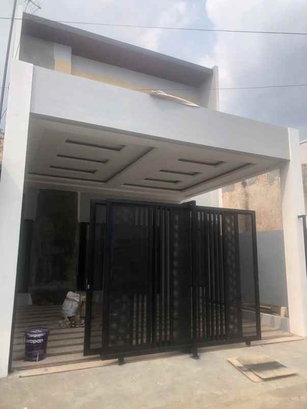 dijual rumah sawojajar