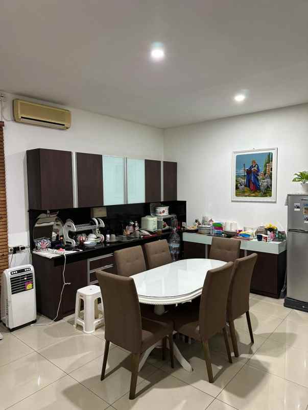 dijual rumah sayap pasteur