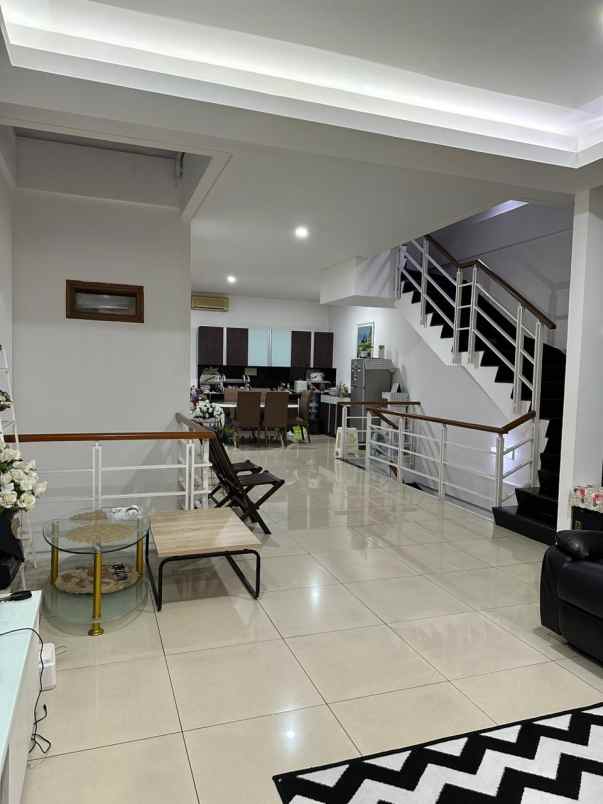 dijual rumah sayap pasteur