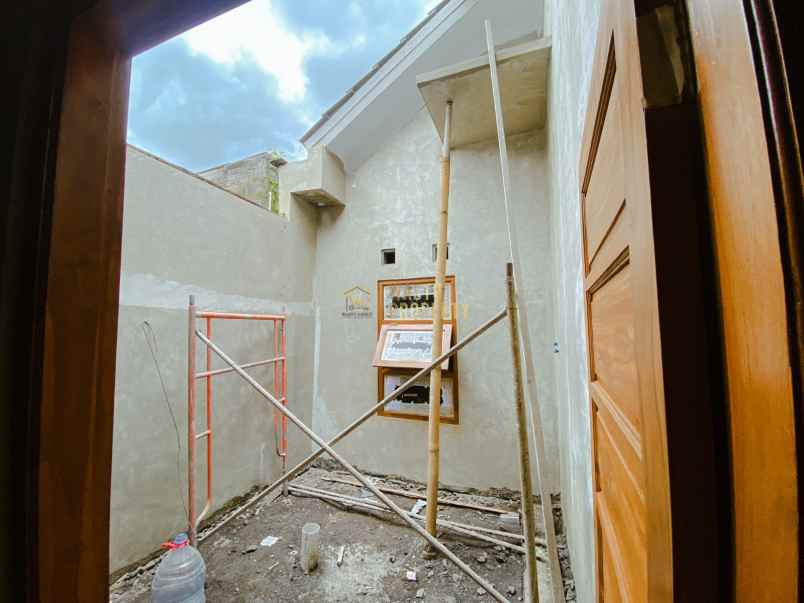 dijual rumah selomartani