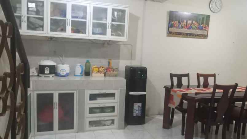 dijual rumah semolowaru elok kec
