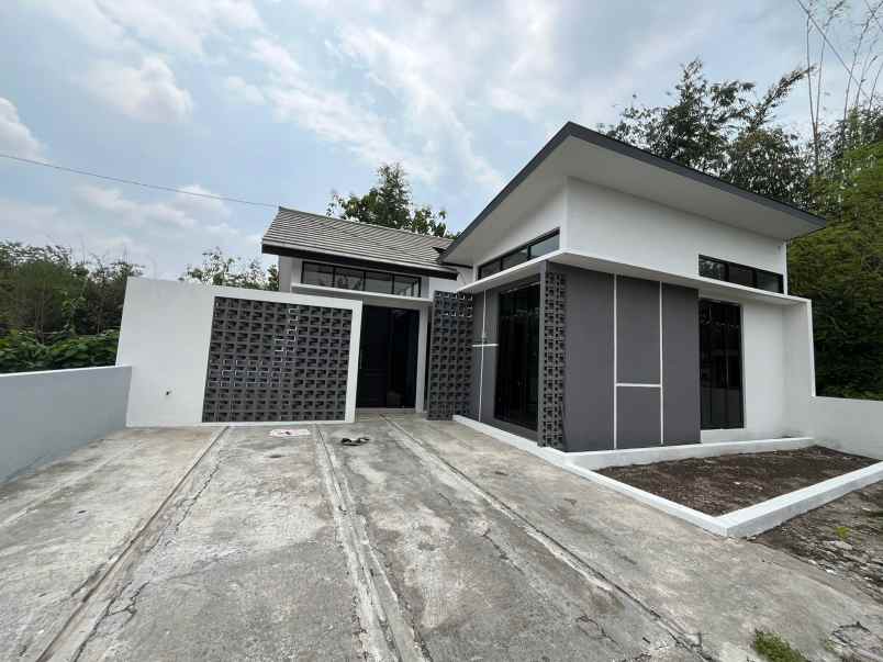 dijual rumah sendangadi mlati sleman