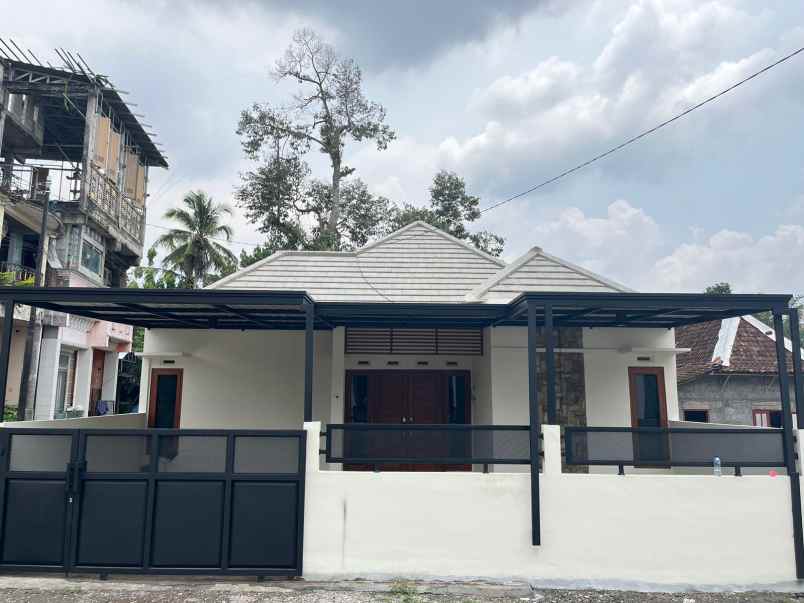 dijual rumah sendangadi mlati sleman