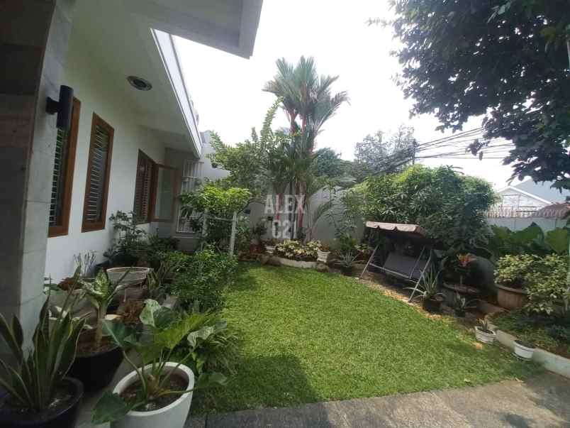 dijual rumah senopati