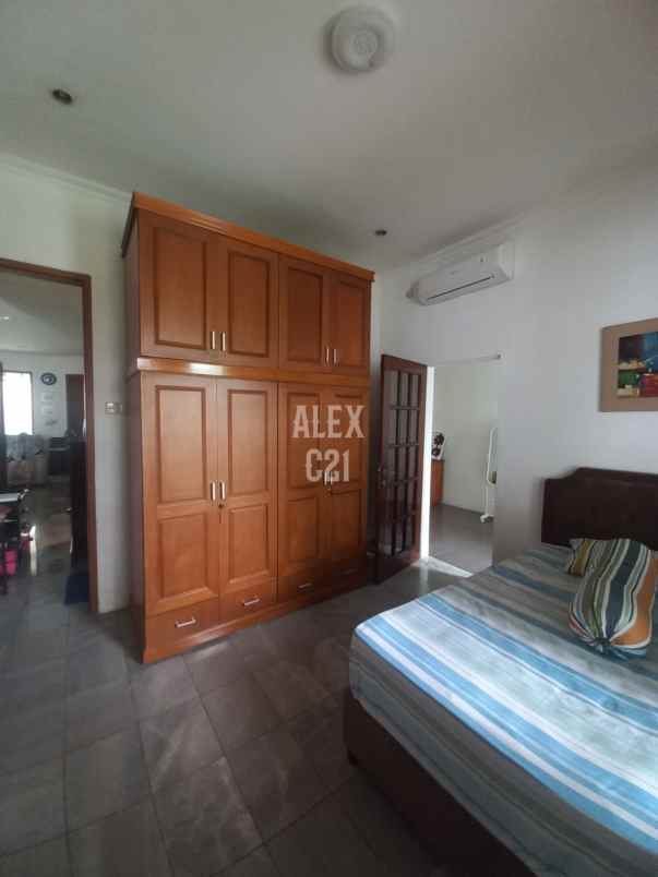 dijual rumah senopati