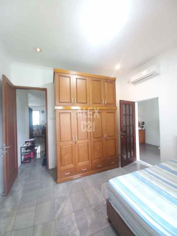 dijual rumah senopati