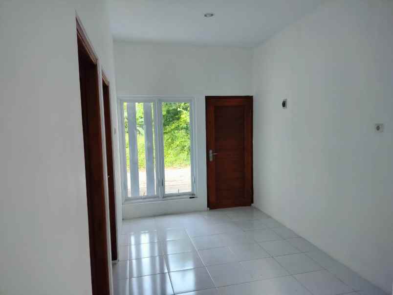 dijual rumah siap huni 350 jt dalam cluster di kalasan