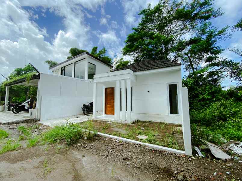 dijual rumah siap huni 350 jt dalam cluster di kalasan