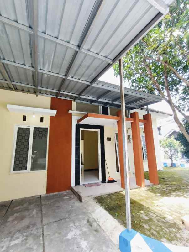 dijual rumah siap huni posisi hook lokasi saxophone