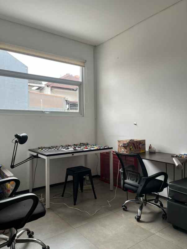 dijual rumah solontongan karawitan