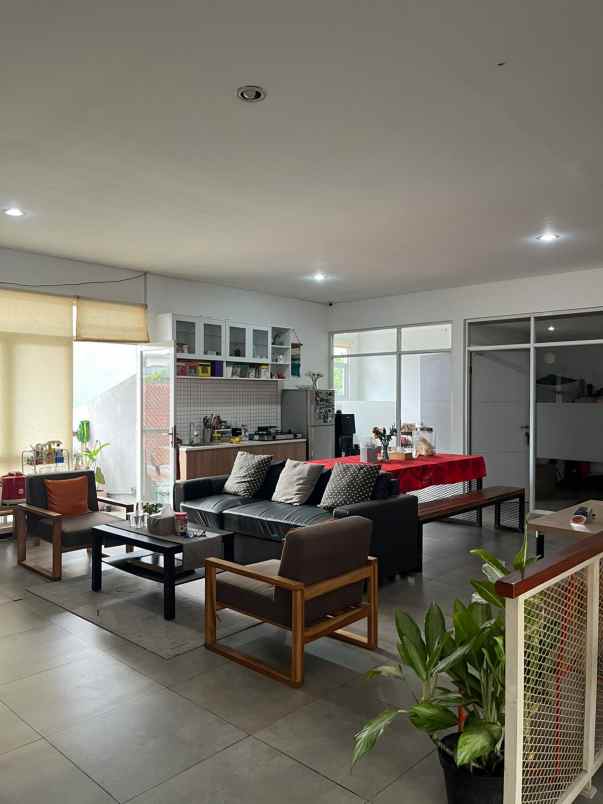 dijual rumah solontongan karawitan