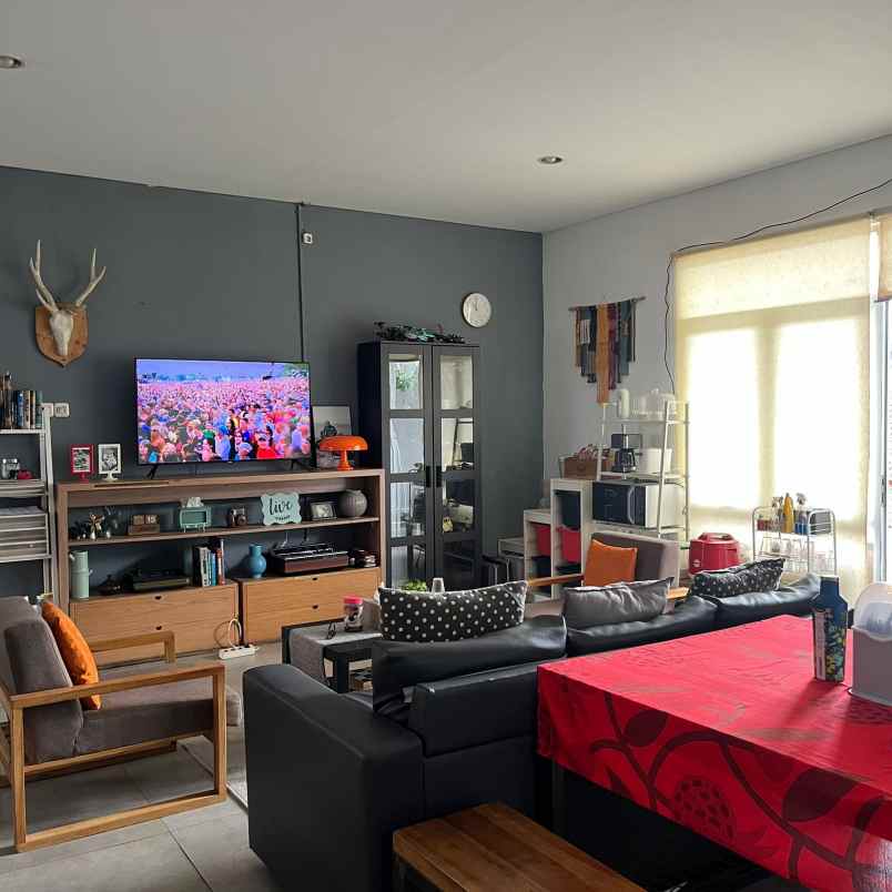 dijual rumah solontongan karawitan