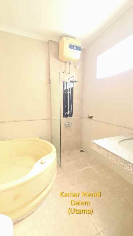 dijual rumah south emerald mansion