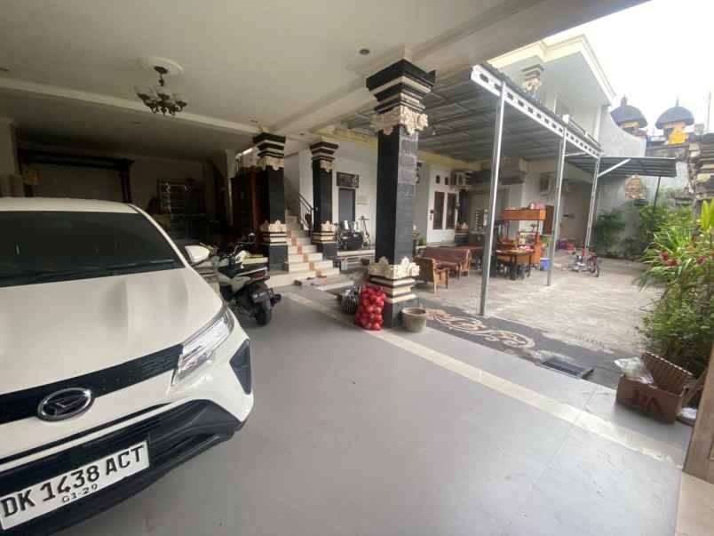 dijual rumah style bali bangunan l