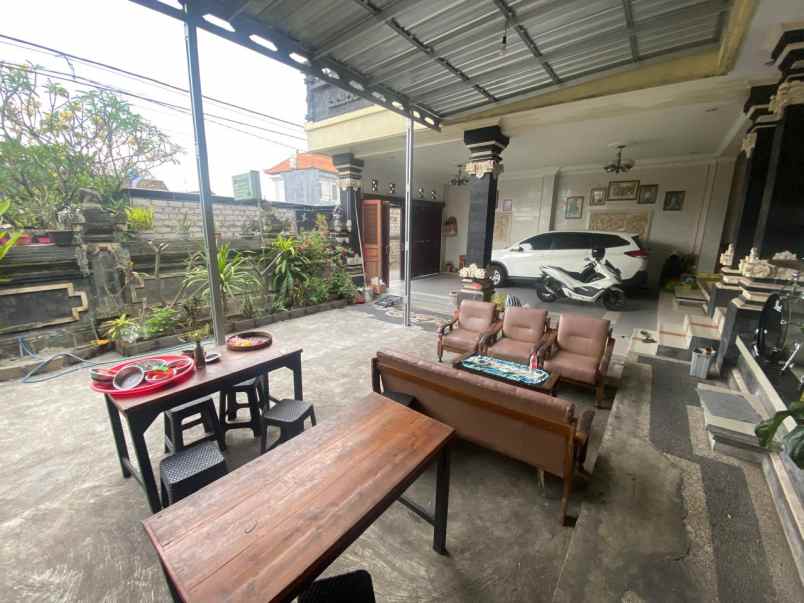 dijual rumah style bali bangunan l