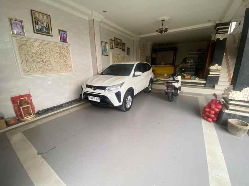 dijual rumah style bali bangunan l