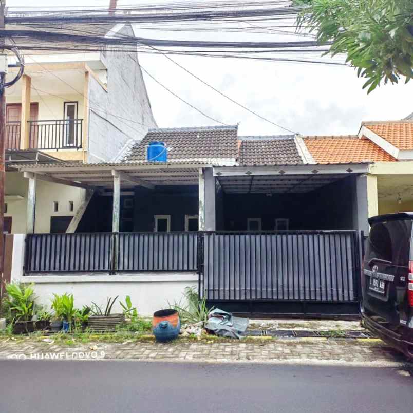 dijual rumah sukolilo park regency