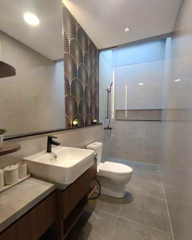 dijual rumah sultan di summarecon bandung