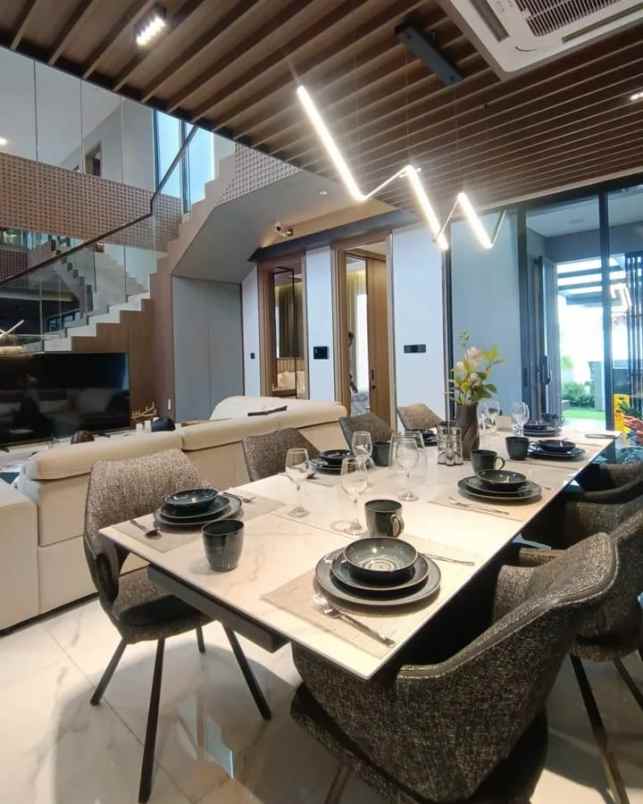 dijual rumah sultan di summarecon bandung