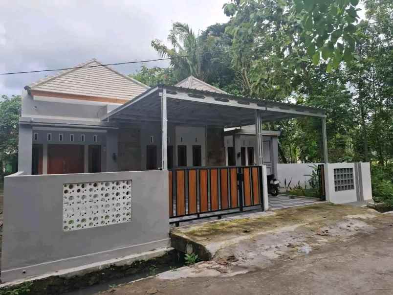 dijual rumah sumberharjo