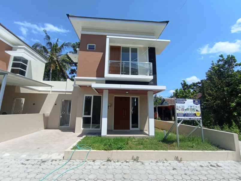 dijual rumah sumberharjo madurejo