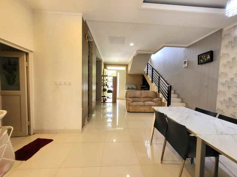 dijual rumah summarecon bekasi