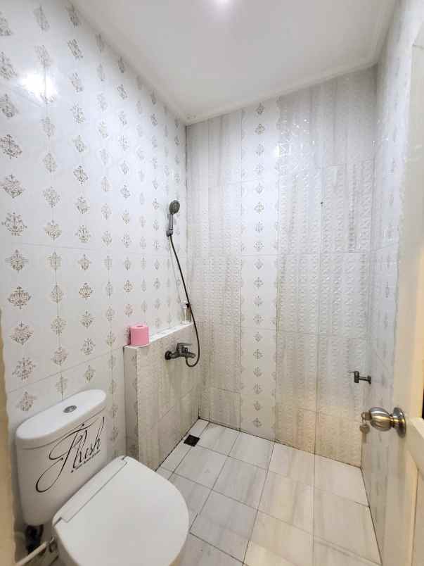 dijual rumah summarecon bekasi