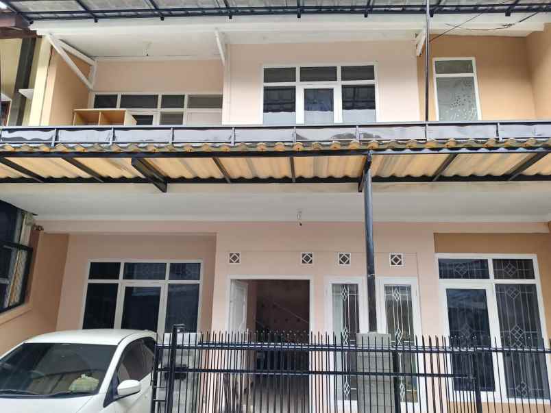 dijual rumah taman cibaduyut indah