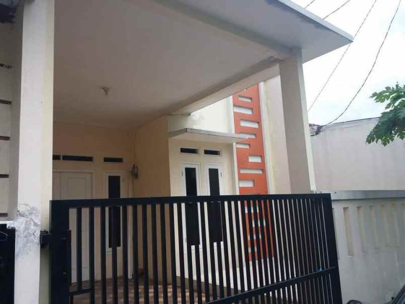 dijual rumah taman harapan baru kota bekasi