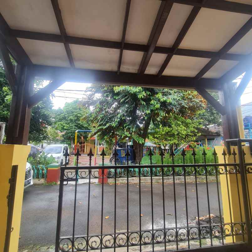 dijual rumah taman malaka pdk kelapa