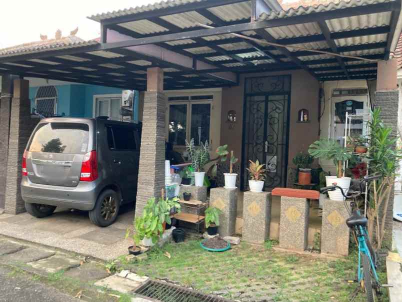 dijual rumah taman ubud