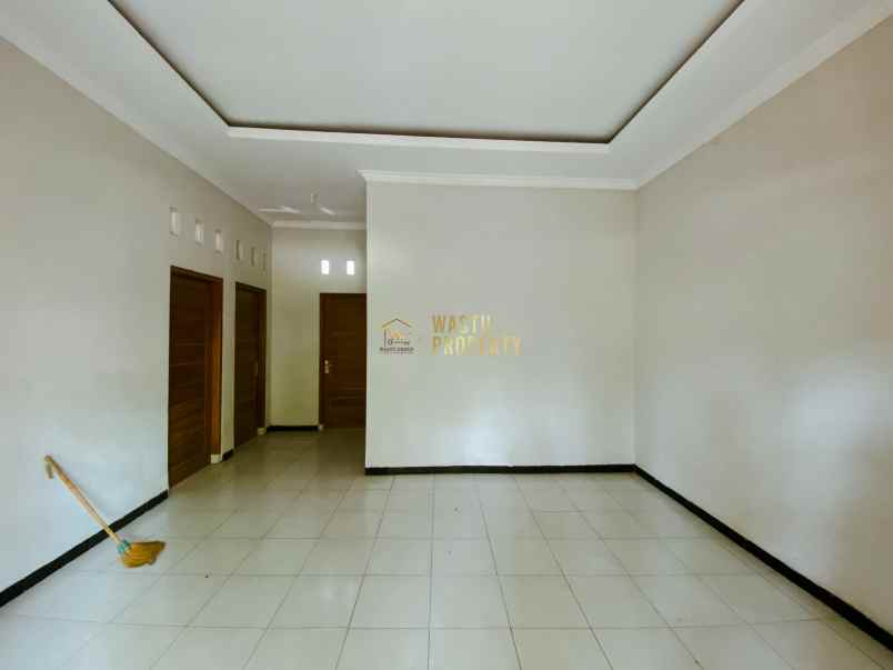 dijual rumah tamanmartani kec kalasan