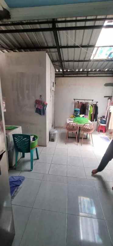 dijual rumah tambak medokan ayu